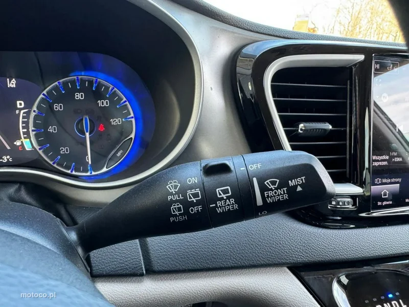 Chrysler Pacifica 37