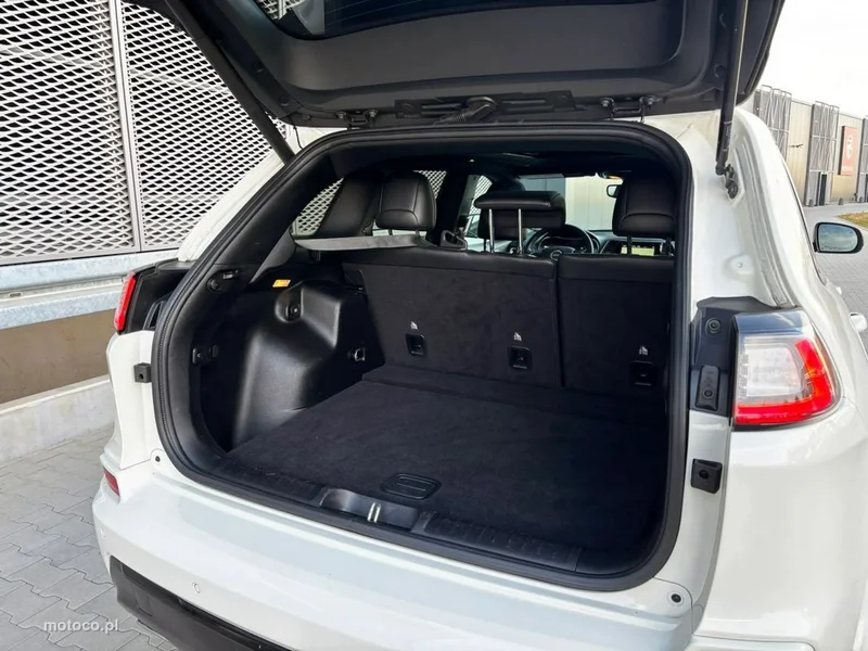 Jeep Cherokee 18
