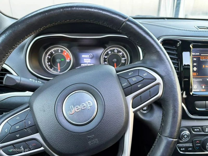 Jeep Cherokee 26