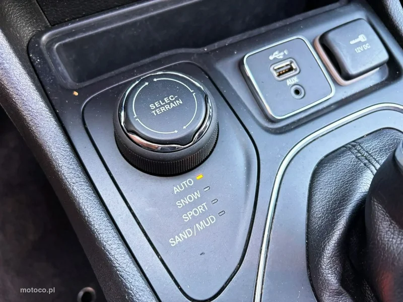 Jeep Cherokee 32