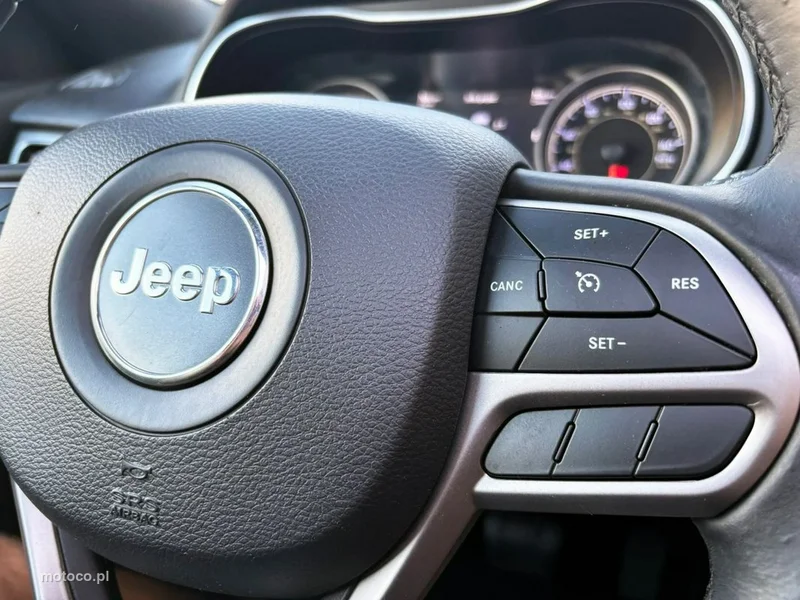 Jeep Cherokee 38