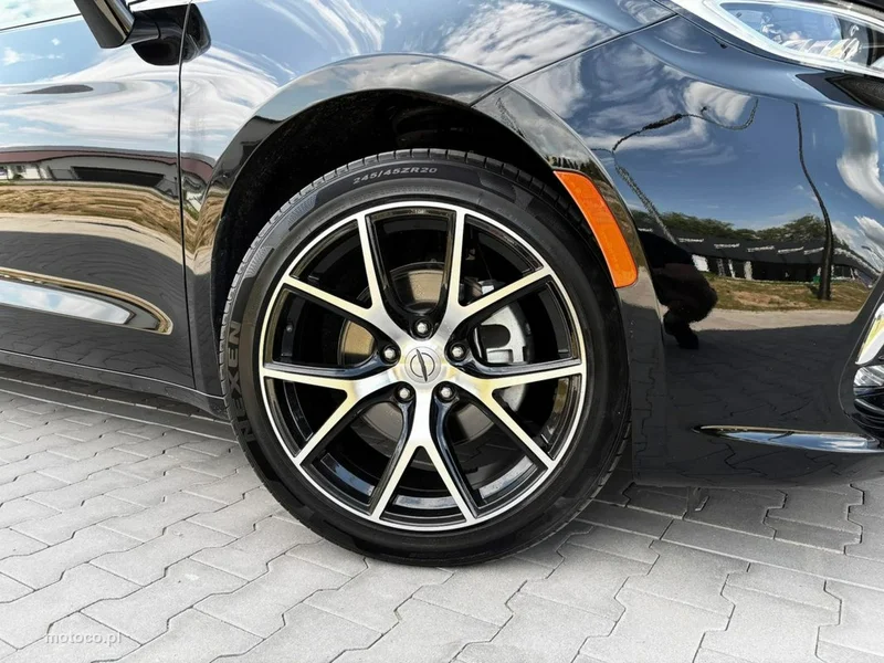 Chrysler Pacifica 13