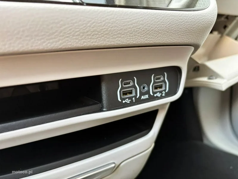 Chrysler Pacifica 36