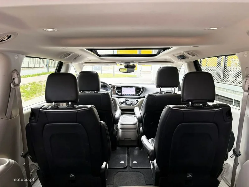 Chrysler Pacifica 15