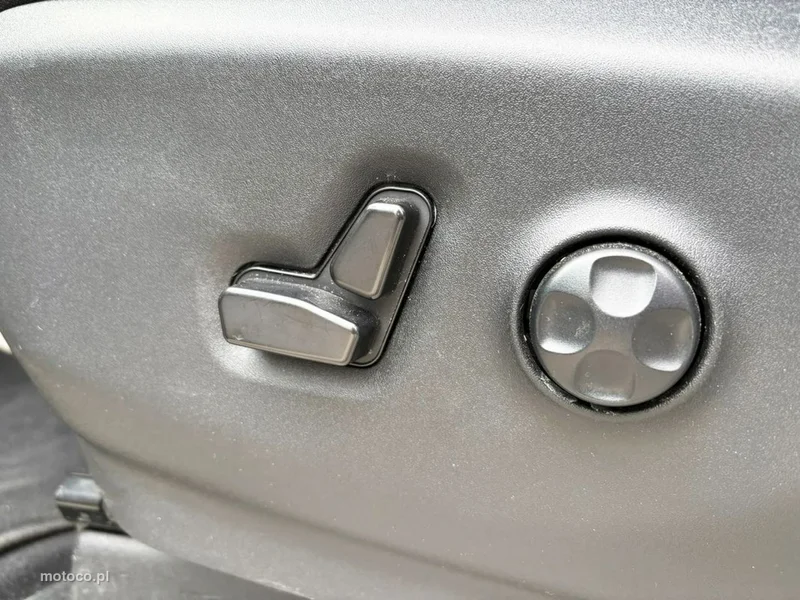 Chrysler Pacifica 35