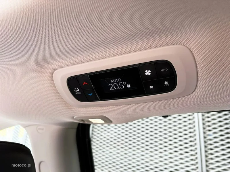 Chrysler Pacifica 37