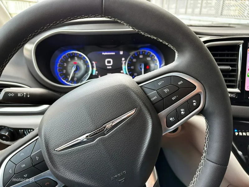 Chrysler Pacifica 31