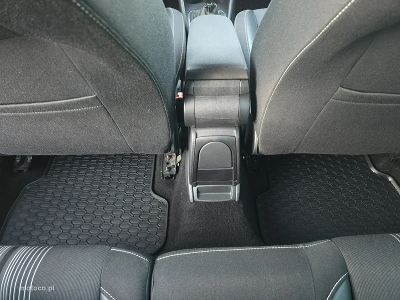 Volkswagen Polo V 6R 28