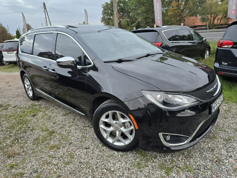 Chrysler Pacifica 12