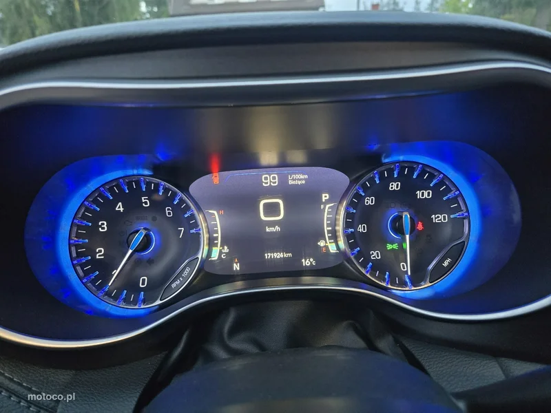 Chrysler Pacifica 24