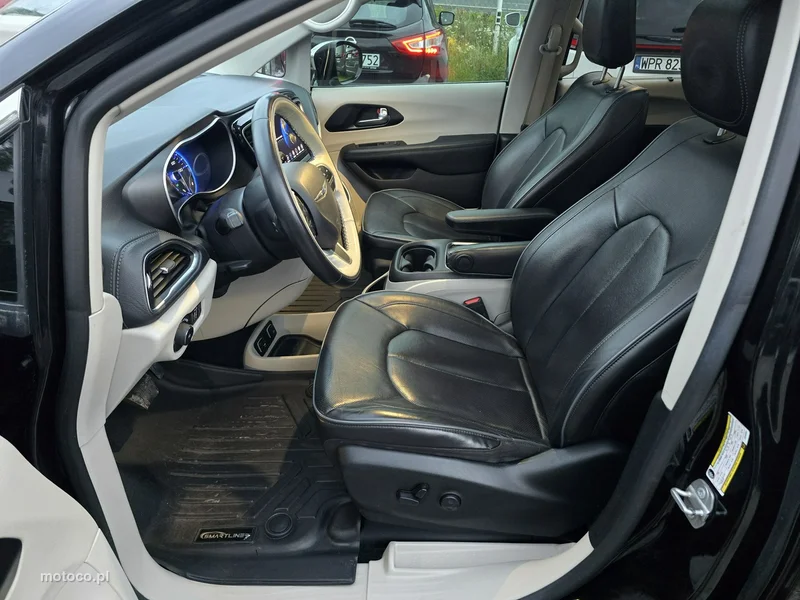 Chrysler Pacifica 28