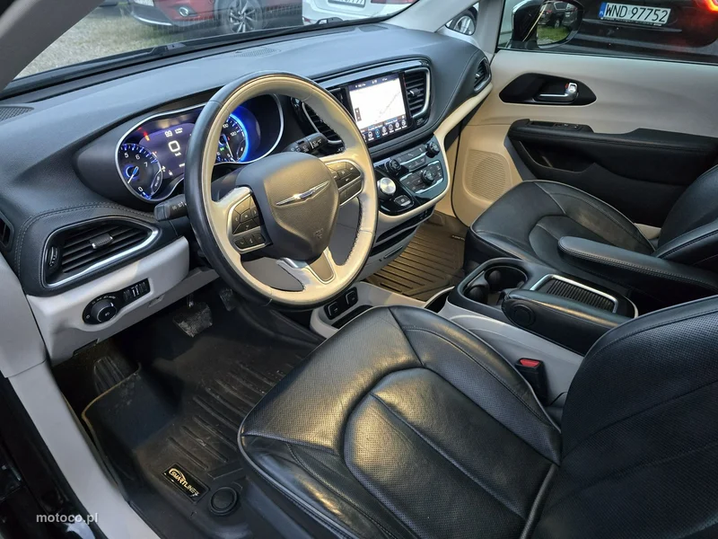 Chrysler Pacifica 29