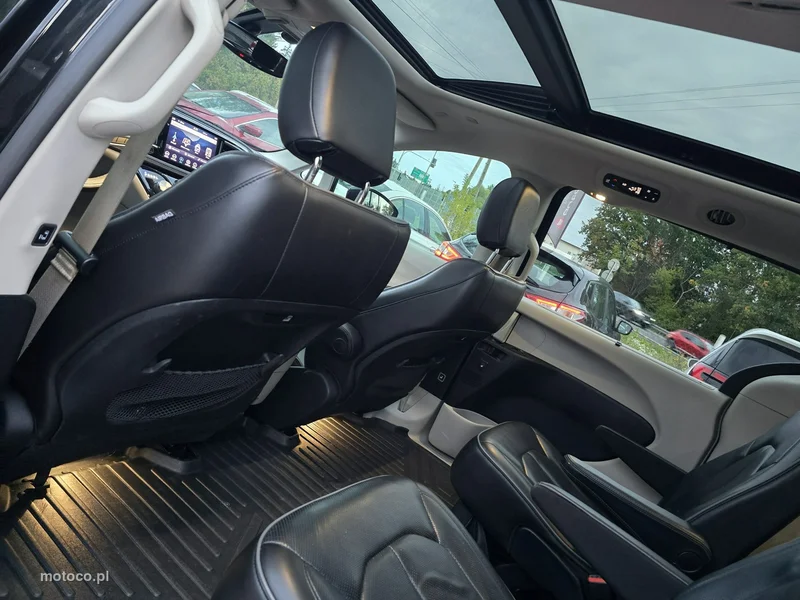 Chrysler Pacifica 33