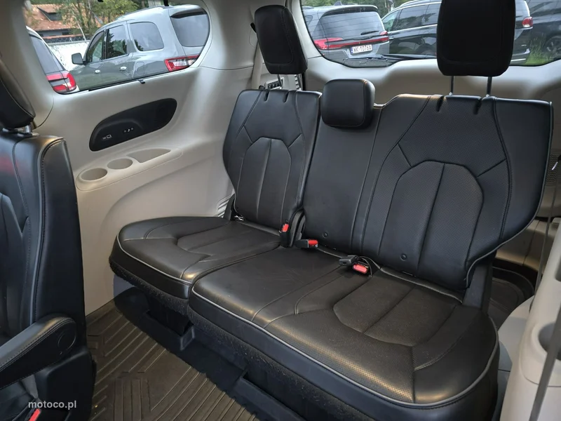Chrysler Pacifica 34