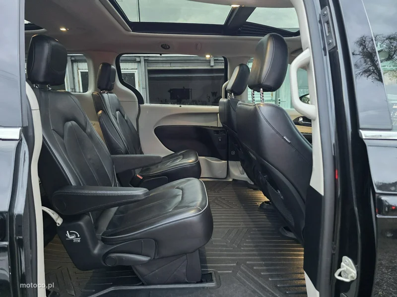 Chrysler Pacifica 38
