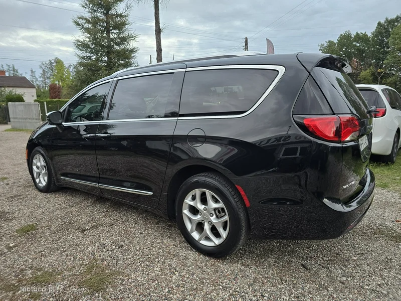 Chrysler Pacifica 6