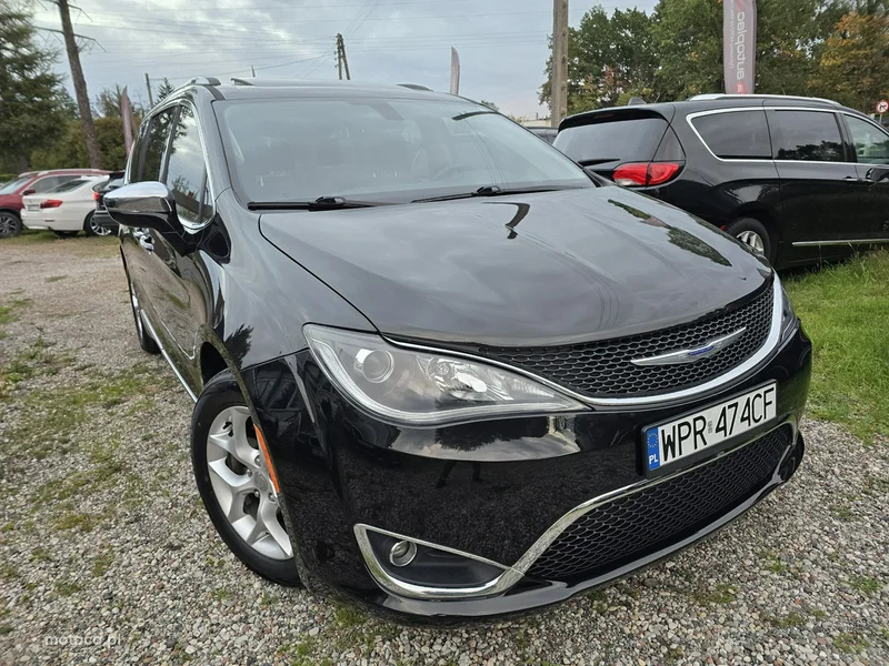Chrysler Pacifica 10