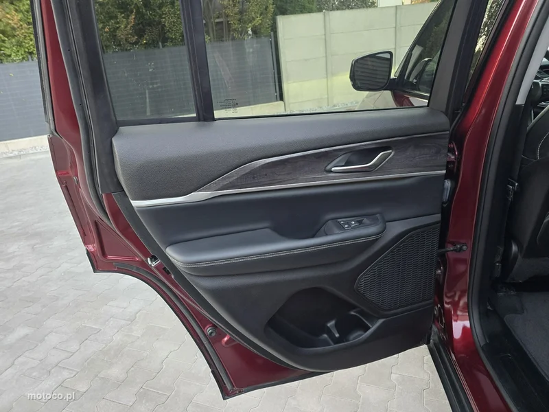 Jeep Grand Cherokee 34