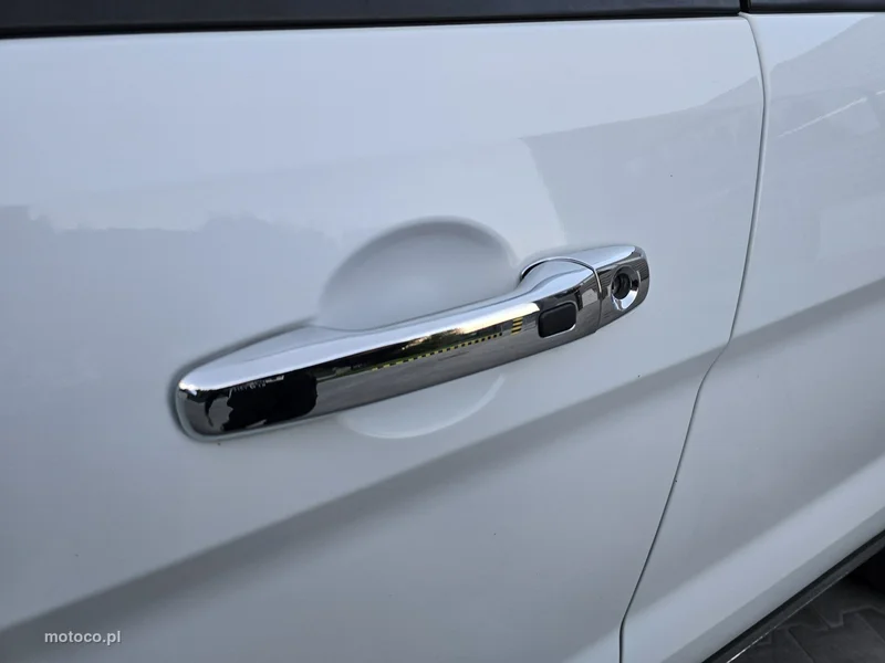 Ford Explorer 16