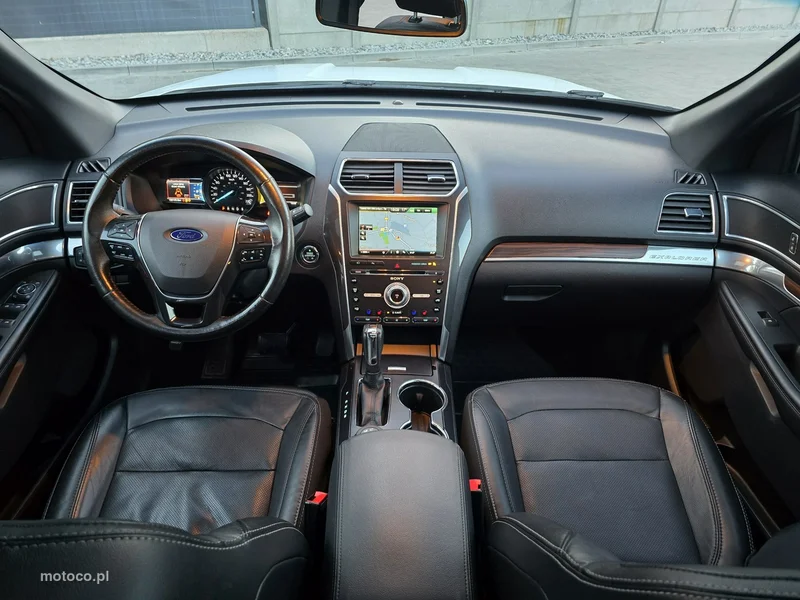 Ford Explorer 23