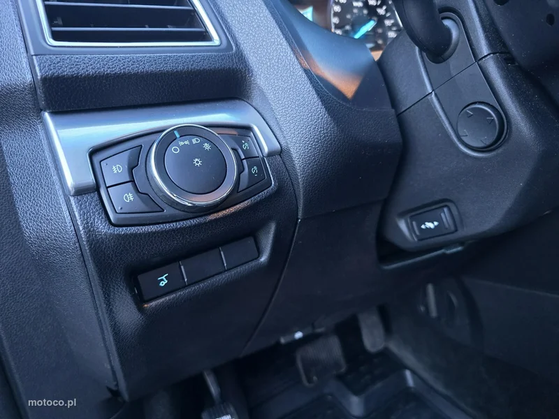 Ford Explorer 27