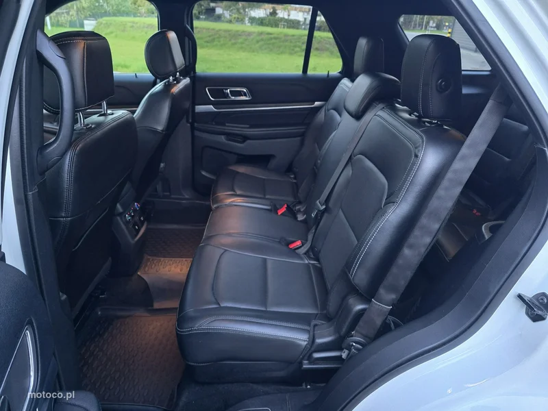 Ford Explorer 30