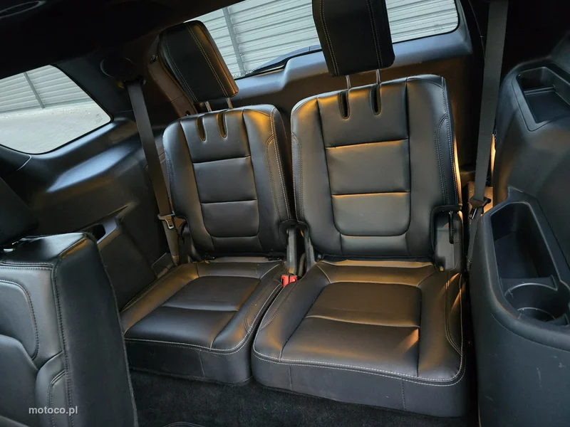 Ford Explorer 33