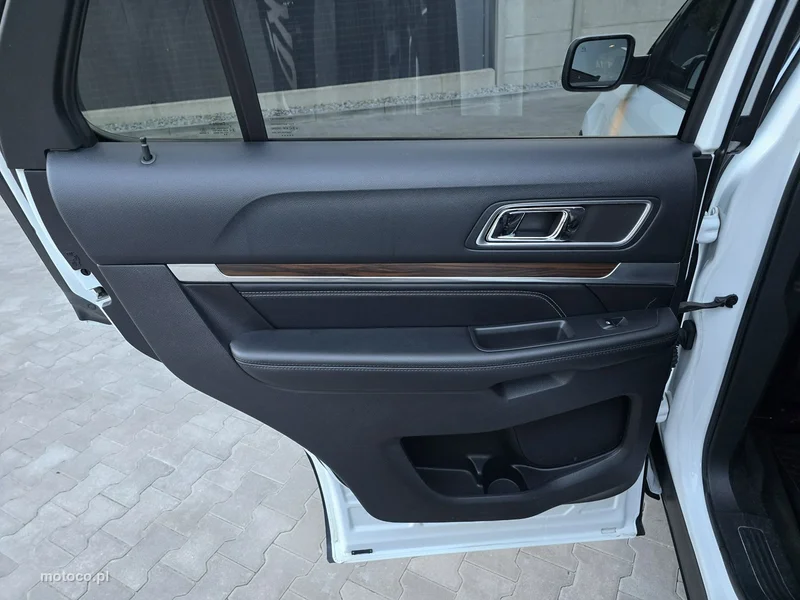 Ford Explorer 34