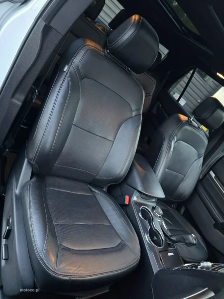 Ford Explorer 35