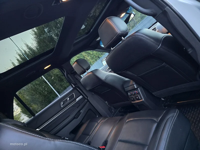 Ford Explorer 36