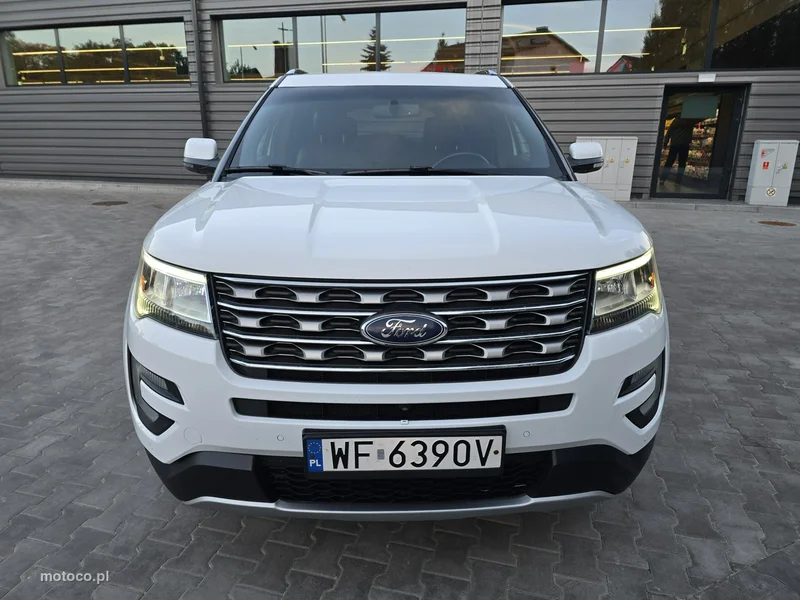 Ford Explorer 8