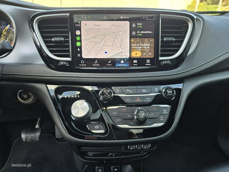 Chrysler Pacifica 25