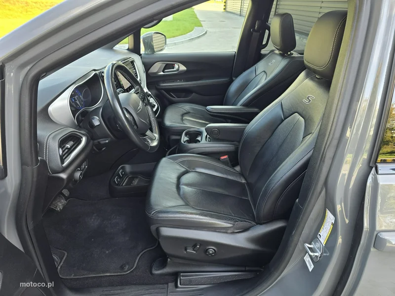 Chrysler Pacifica 27