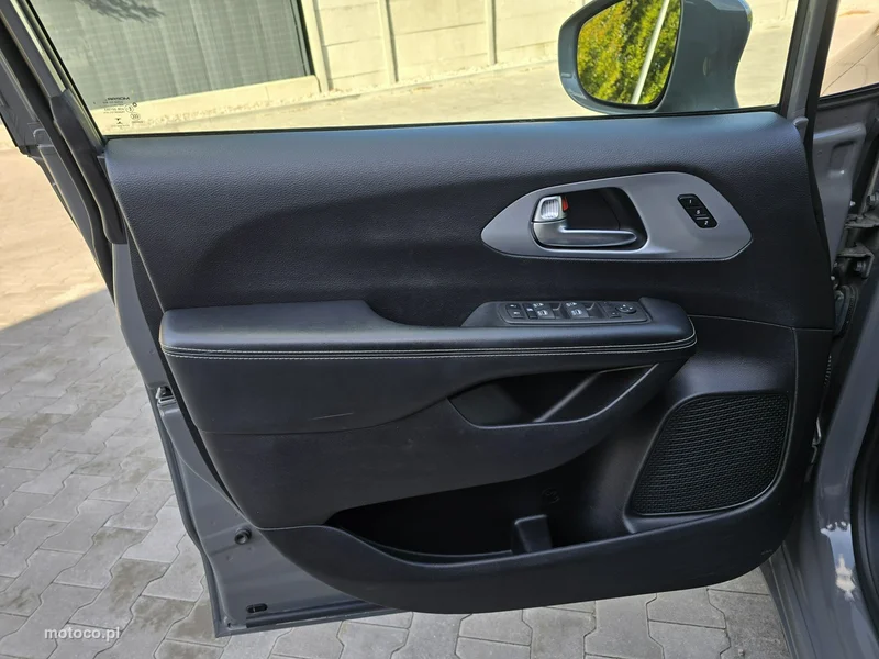 Chrysler Pacifica 29
