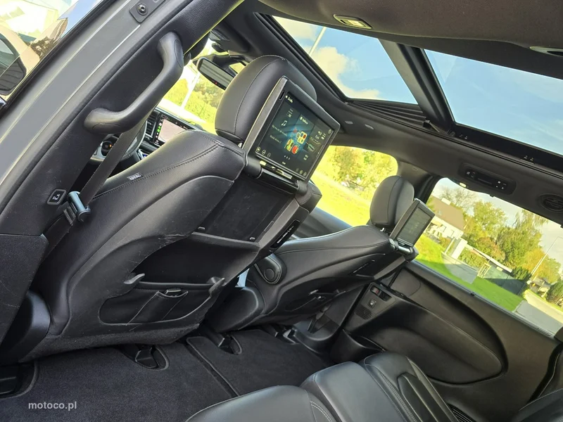 Chrysler Pacifica 30