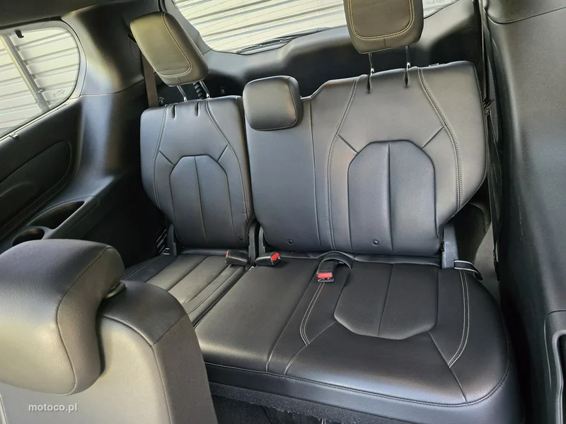 Chrysler Pacifica 33
