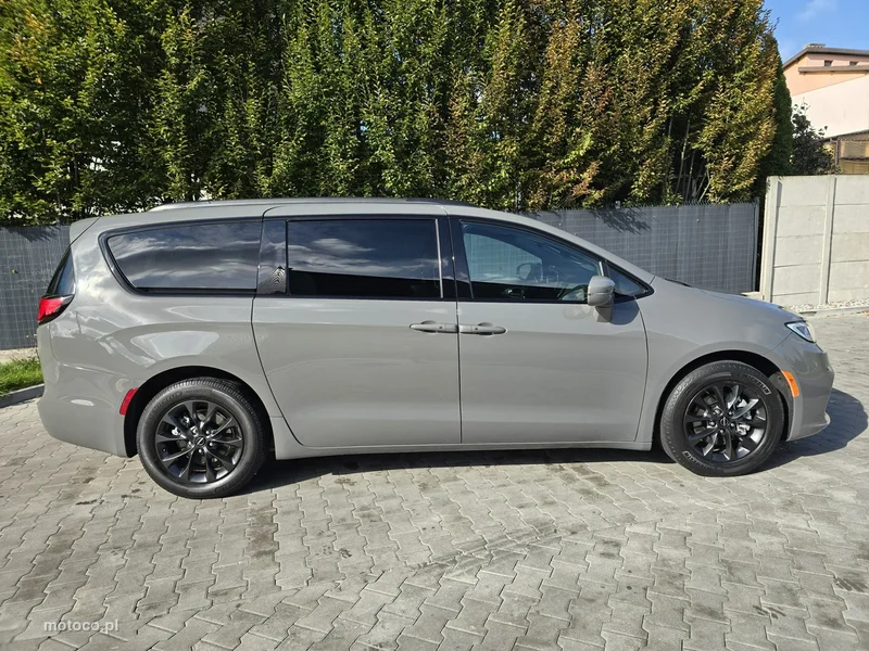 Chrysler Pacifica 5