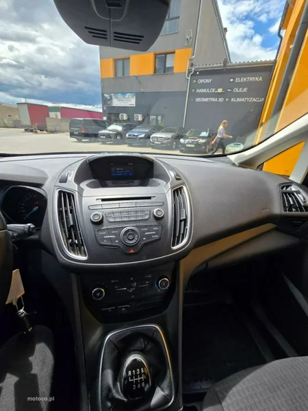 Ford C-Max II 17