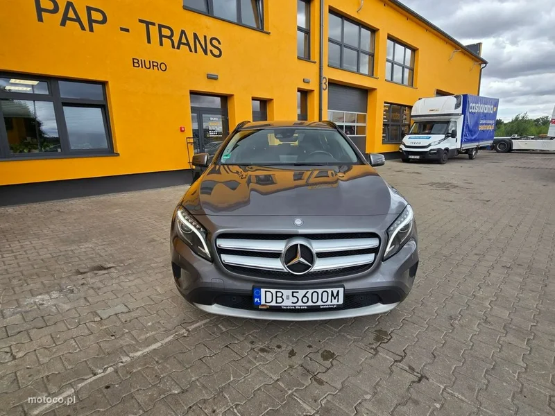 Mercedes-Benz GLA X156 200 2