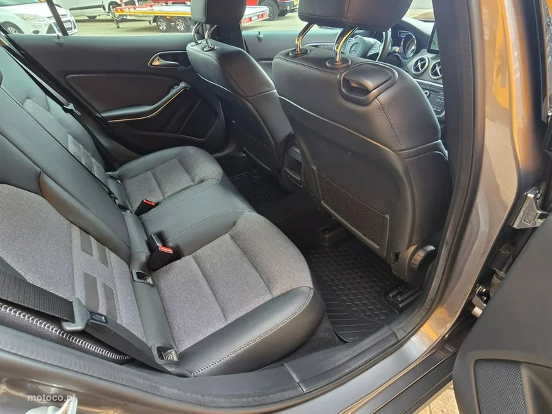 Mercedes-Benz GLA X156 200 13