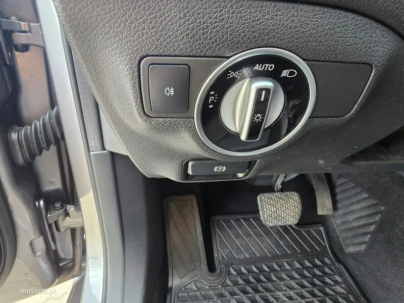 Mercedes-Benz GLA X156 200 16