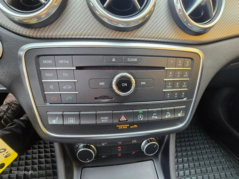 Mercedes-Benz GLA X156 200 23
