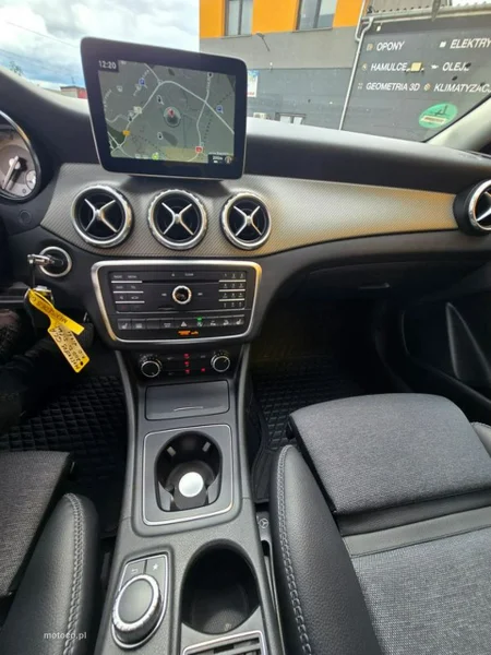 Mercedes-Benz GLA X156 200 24