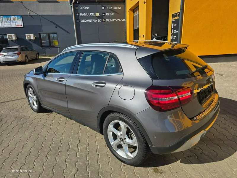 Mercedes-Benz GLA X156 GLA 200 13