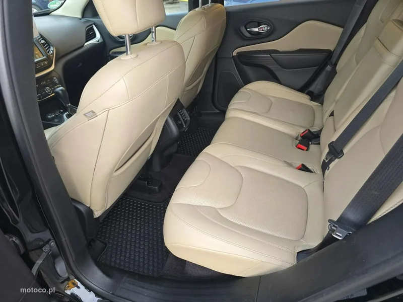 Jeep Cherokee 15