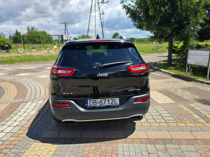 Jeep Cherokee 6