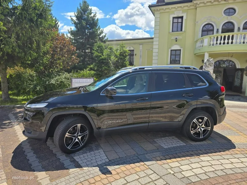 Jeep Cherokee 8