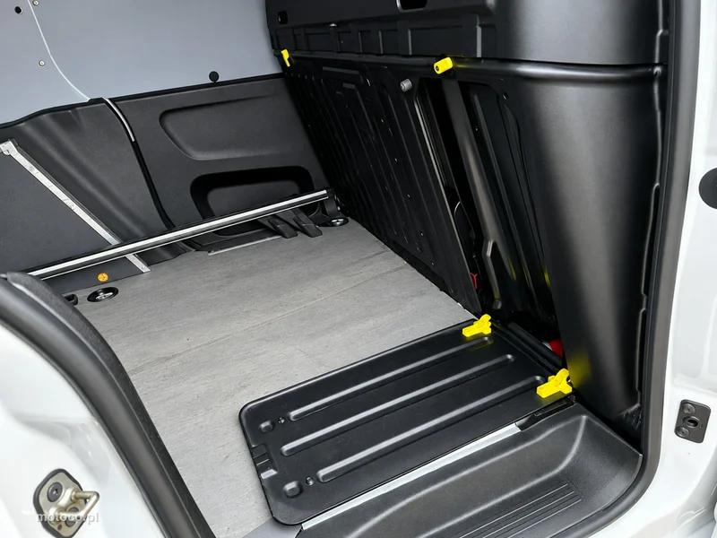 Toyota Proace City 10