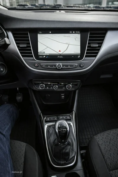 Opel Crossland X 10