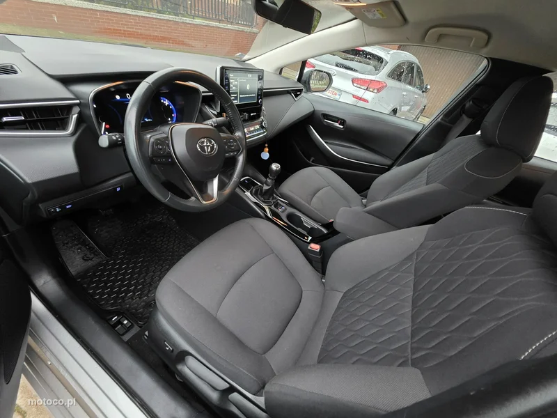 Toyota Corolla E210 23